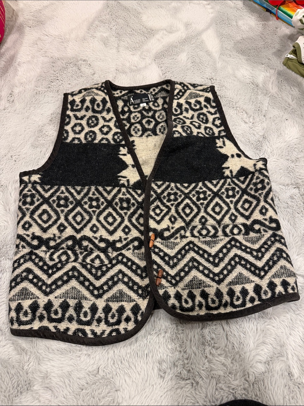 Vintage Cozy Patterned wool Knit Vest - Black & Cream- size 6